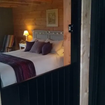 Nire Valley Eco Camp *